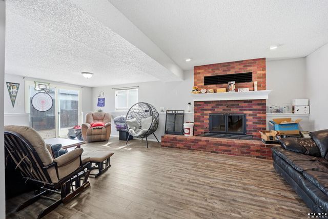 173 S Golfwood Dr E, Pueblo West, CO 81007