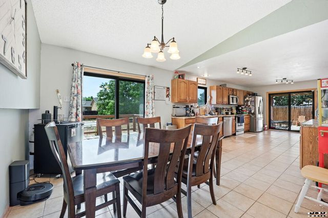 173 S Golfwood Dr E, Pueblo West, CO 81007