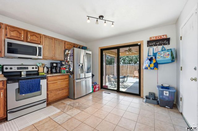 173 S Golfwood Dr E, Pueblo West, CO 81007