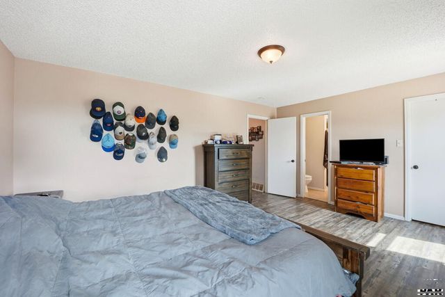173 S Golfwood Dr E, Pueblo West, CO 81007