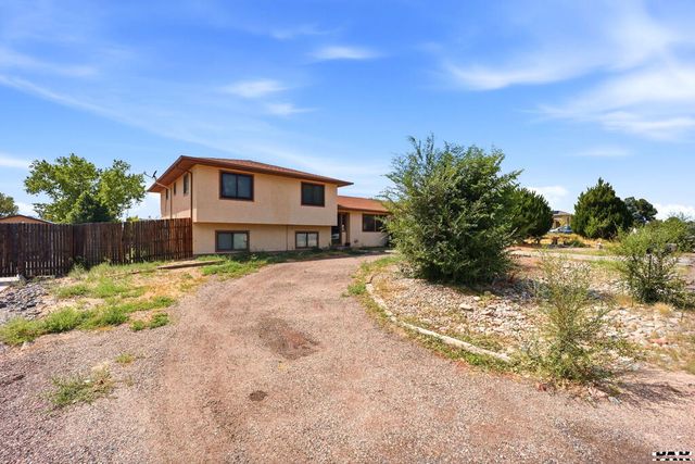 173 S Golfwood Dr E, Pueblo West, CO 81007