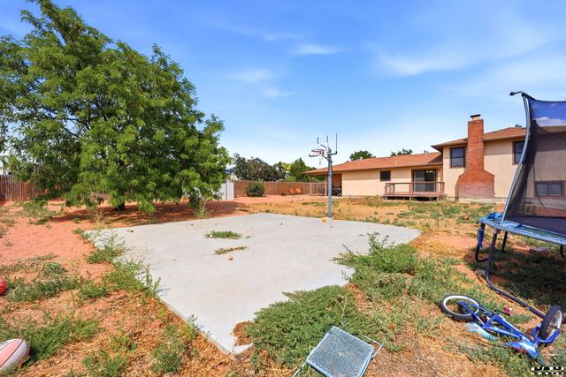 173 S Golfwood Dr E, Pueblo West, CO 81007