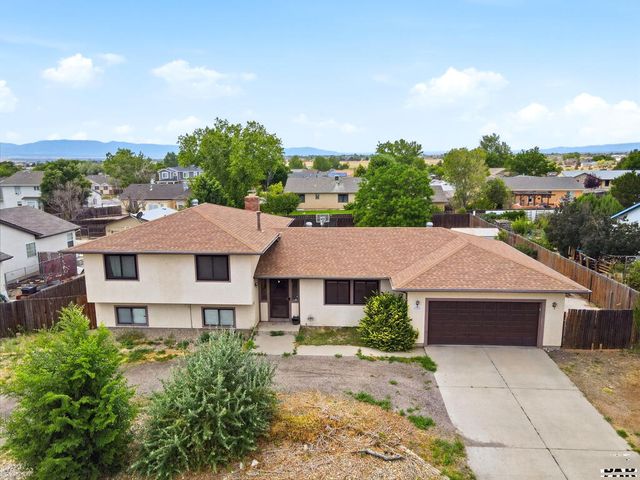 173 S Golfwood Dr E, Pueblo West, CO 81007