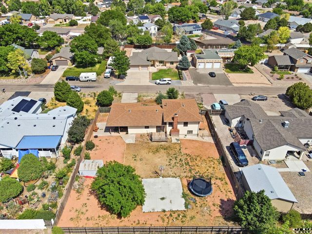 173 S Golfwood Dr E, Pueblo West, CO 81007