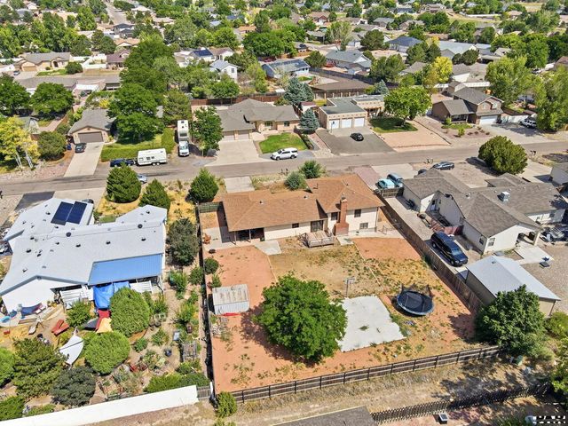 173 S Golfwood Dr E, Pueblo West, CO 81007