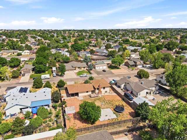 173 S Golfwood Dr E, Pueblo West, CO 81007