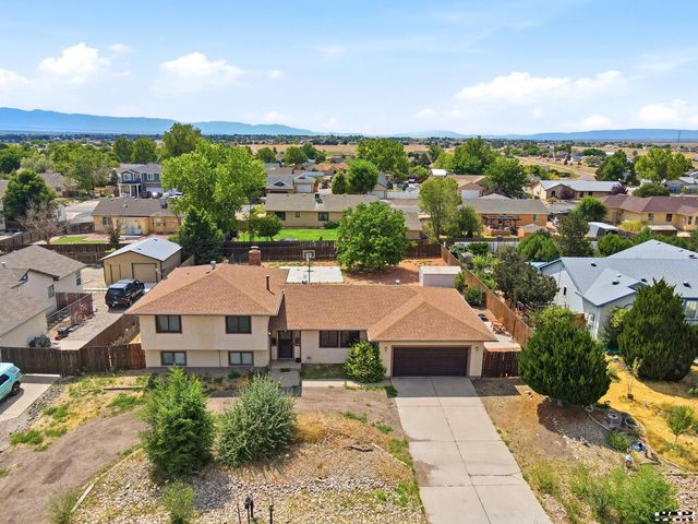 173 S Golfwood Dr E, Pueblo West, CO 81007