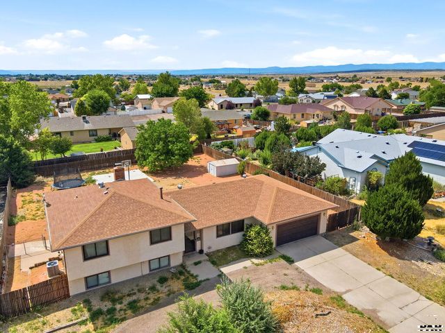 173 S Golfwood Dr E, Pueblo West, CO 81007