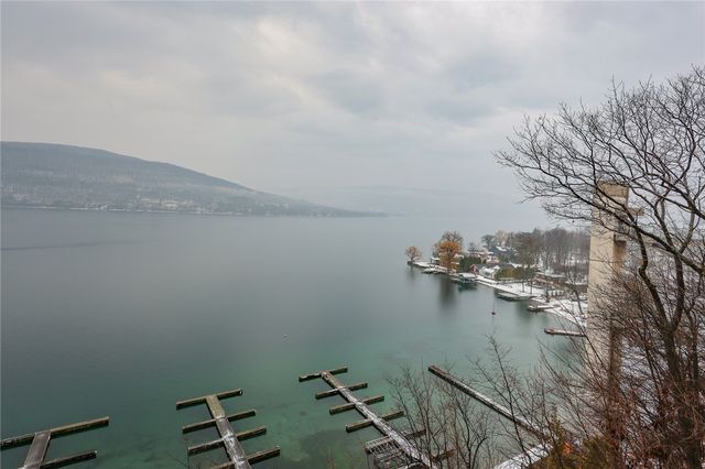 16 Cliffside Drive, South Bristol, NY 14424