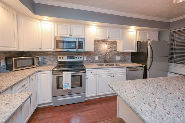 16 Cliffside Drive, South Bristol, NY 14424