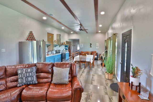 1556 Vz County Road 2128, Wills Point, TX 75169