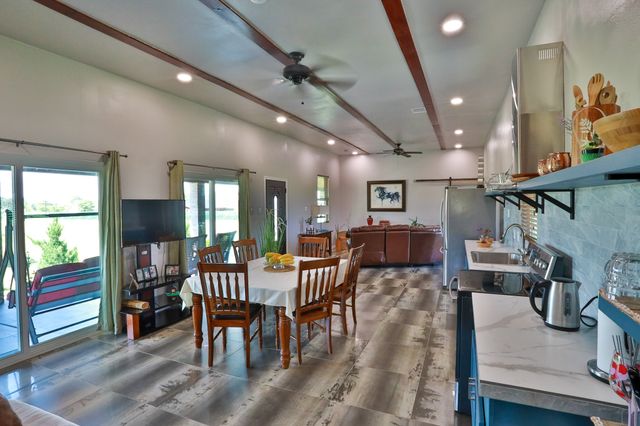 1556 Vz County Road 2128, Wills Point, TX 75169