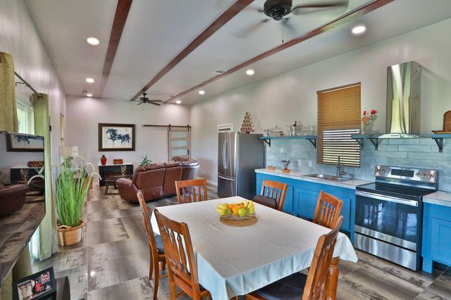 1556 Vz County Road 2128, Wills Point, TX 75169