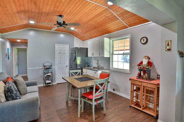 1556 Vz County Road 2128, Wills Point, TX 75169