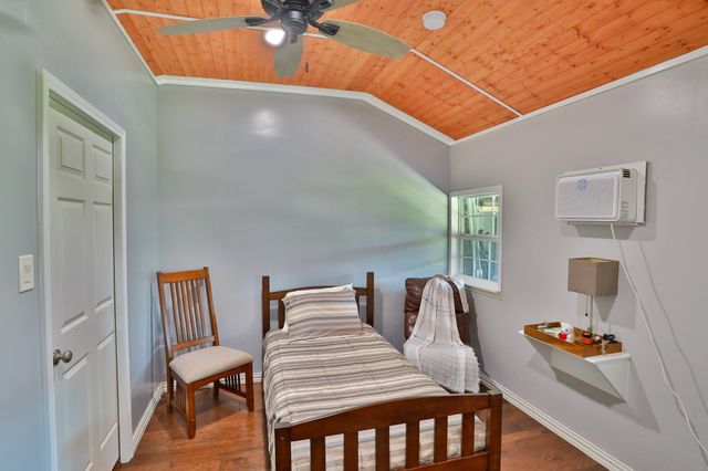 1556 Vz County Road 2128, Wills Point, TX 75169