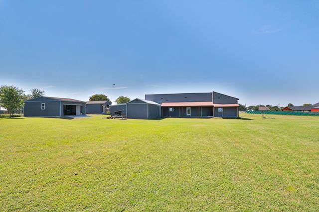 1556 Vz County Road 2128, Wills Point, TX 75169