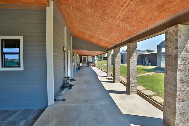 1556 Vz County Road 2128, Wills Point, TX 75169