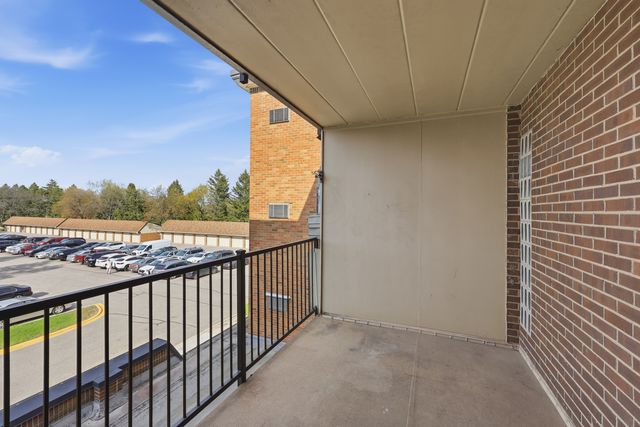 1216 S New Wilke Road 307, Arlington Heights, IL 60005