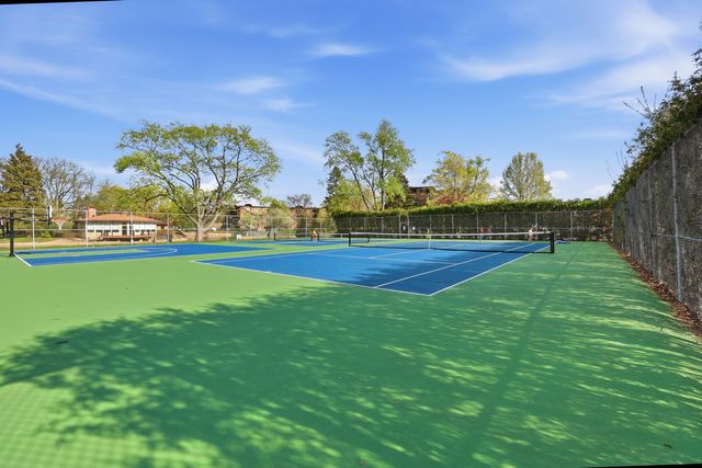 1216 S New Wilke Road 307, Arlington Heights, IL 60005
