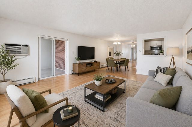 1216 S New Wilke Road 307, Arlington Heights, IL 60005