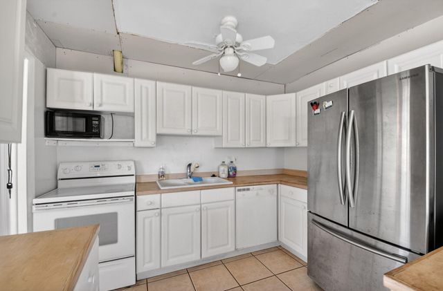 1006 SW 28th Avenue, Boynton Beach, FL 33426