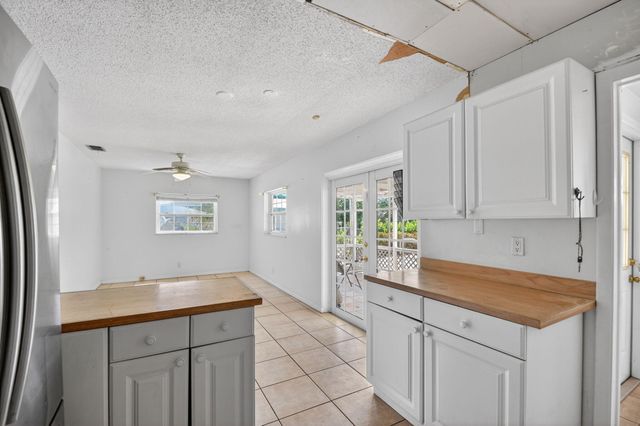 1006 SW 28th Avenue, Boynton Beach, FL 33426