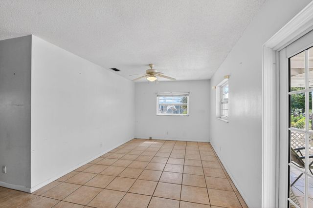 1006 SW 28th Avenue, Boynton Beach, FL 33426