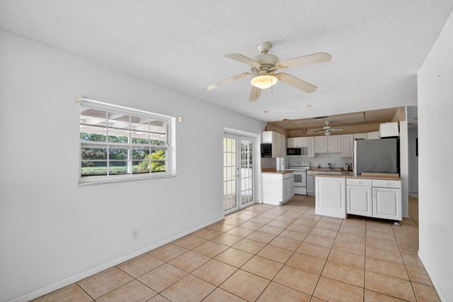 1006 SW 28th Avenue, Boynton Beach, FL 33426
