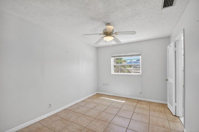 1006 SW 28th Avenue, Boynton Beach, FL 33426