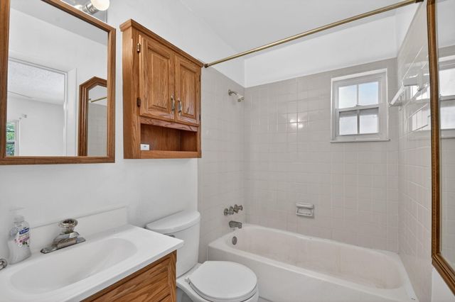 1006 SW 28th Avenue, Boynton Beach, FL 33426