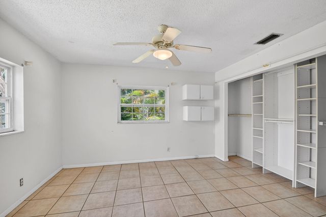 1006 SW 28th Avenue, Boynton Beach, FL 33426