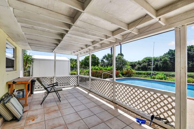 1006 SW 28th Avenue, Boynton Beach, FL 33426