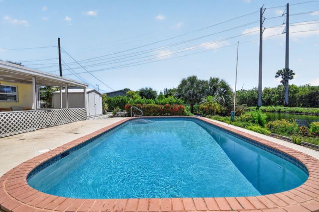 1006 SW 28th Avenue, Boynton Beach, FL 33426