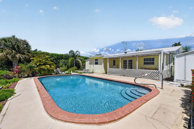 1006 SW 28th Avenue, Boynton Beach, FL 33426