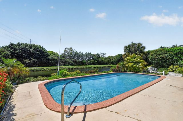 1006 SW 28th Avenue, Boynton Beach, FL 33426