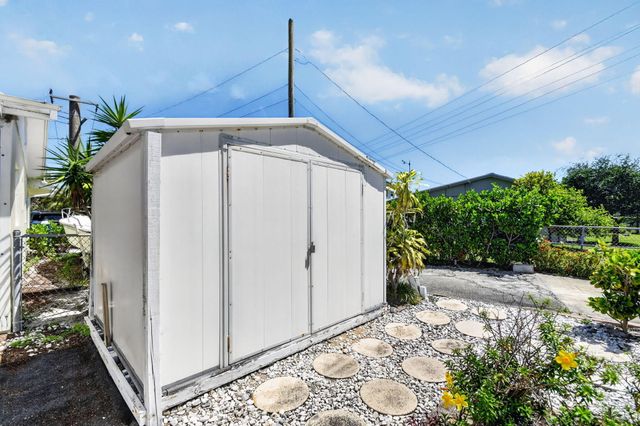 1006 SW 28th Avenue, Boynton Beach, FL 33426