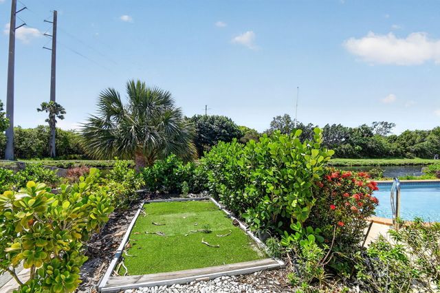 1006 SW 28th Avenue, Boynton Beach, FL 33426