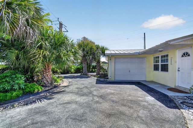 1006 SW 28th Avenue, Boynton Beach, FL 33426