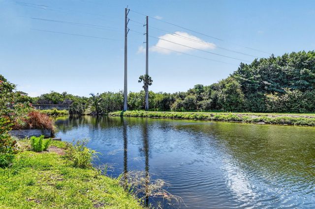 1006 SW 28th Avenue, Boynton Beach, FL 33426