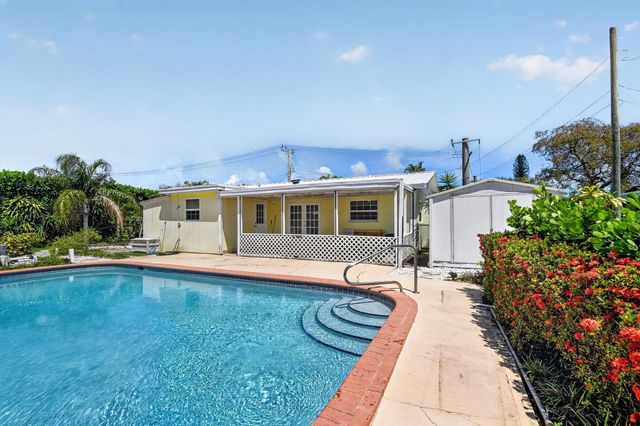 1006 SW 28th Avenue, Boynton Beach, FL 33426