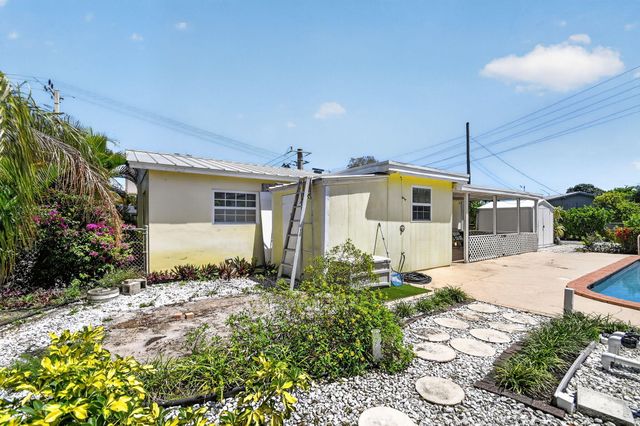 1006 SW 28th Avenue, Boynton Beach, FL 33426