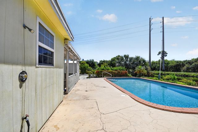 1006 SW 28th Avenue, Boynton Beach, FL 33426