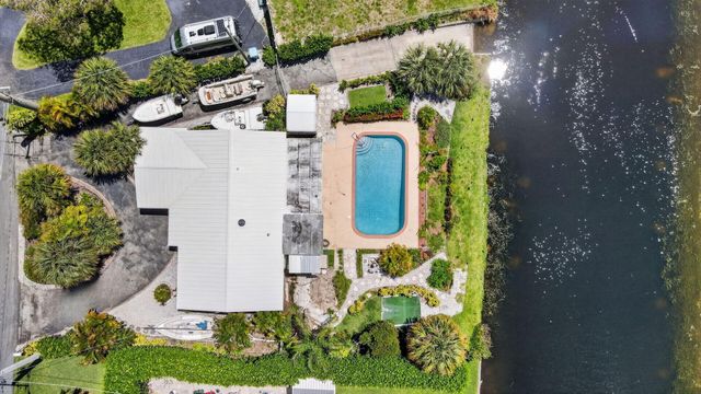 1006 SW 28th Avenue, Boynton Beach, FL 33426