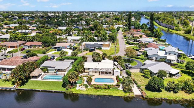 1006 SW 28th Avenue, Boynton Beach, FL 33426