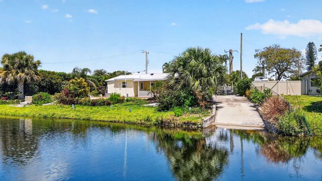 1006 SW 28th Avenue, Boynton Beach, FL 33426