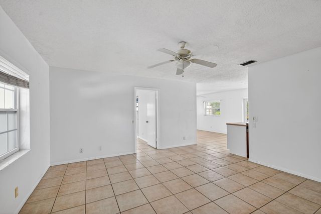1006 SW 28th Avenue, Boynton Beach, FL 33426