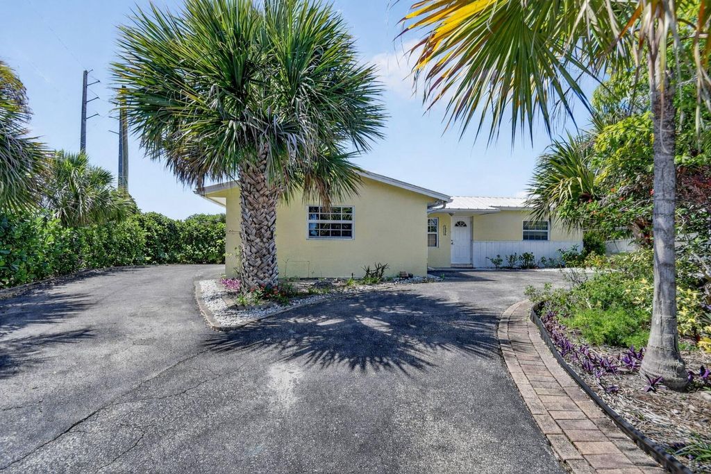 1006 SW 28th Avenue, Boynton Beach, FL 33426