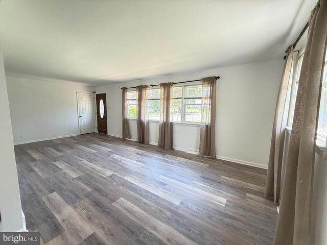 600 6TH AVE, Lindenwold, NJ 08021
