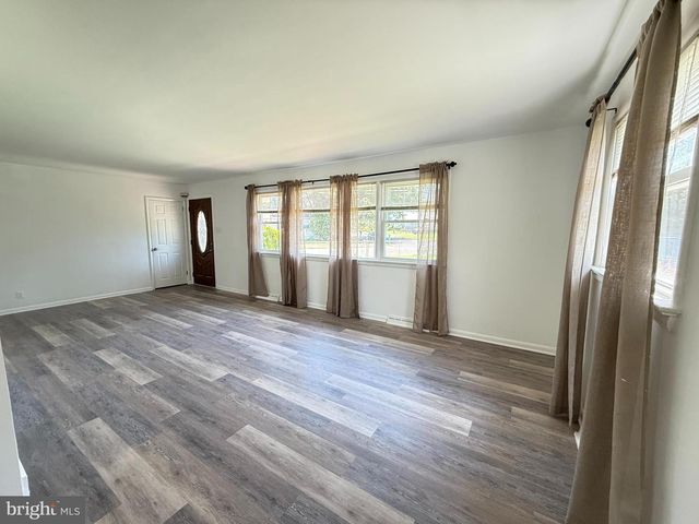 600 6TH AVE, Lindenwold, NJ 08021
