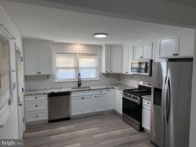 600 6TH AVE, Lindenwold, NJ 08021